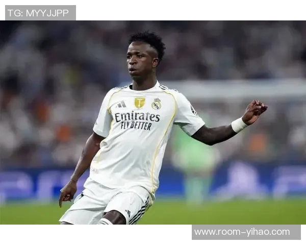 阿斯评:年轻与组织能力兼备的斯米特是皇马中场引援的理想人选 阿斯评:年轻与组织能力兼备的斯米特是皇马中场引援的理想人选