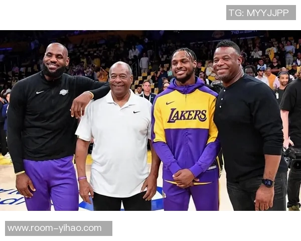 布朗尼表现出色值得湖人重视替补阵容亟待提升