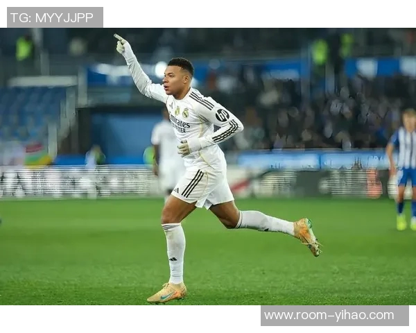 姆巴佩年仅17岁身价仅300万却轻松突破孔德巴黎三叉戟总身价却不及亚马尔一半